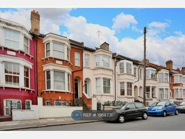 2 Bedroom Flat To Rent In Floyd's Road Charlton, Greenwich, SE7