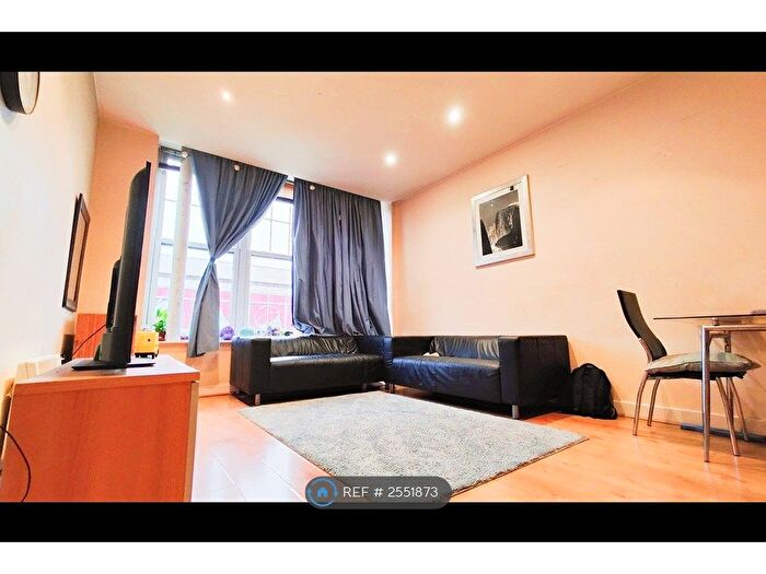 2 Bedroom Flat To Rent In Mcilroys Building, Reading, RG1
