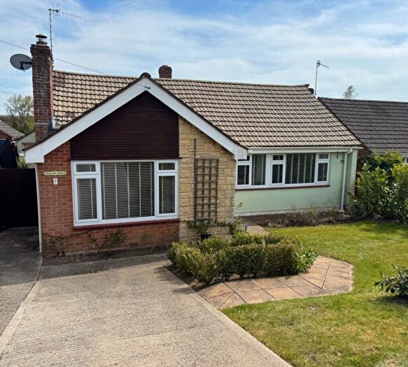 3 Bedroom Bungalow For Sale In Tidworth Road, Porton, Salisbury, SP4