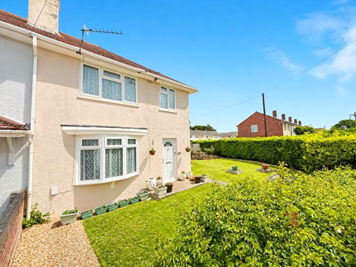 3 Bedroom Semi-Detached House For Sale In Agnew Road, Gosport, PO13