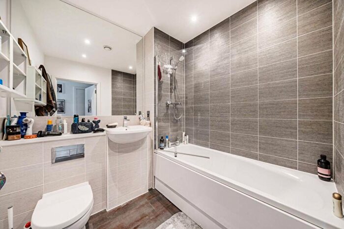 1 Bedroom Flat To Rent In Sandy Hill Road, Woolwich, London, SE18