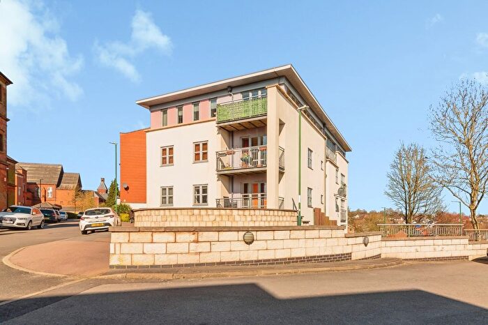 2 Bedroom Flat For Sale In Ockbrook Drive, Nottingham, Nottinghamshire, NG3