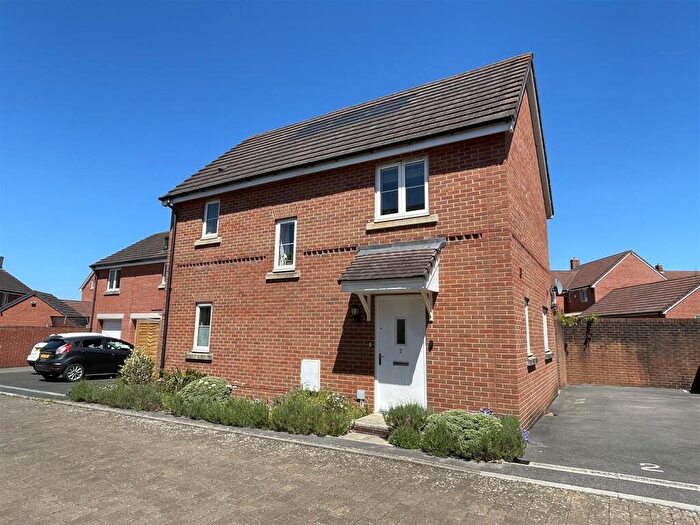 3 Bedroom Detached House For Sale In Buzzard Road, Old Sarum, SP4