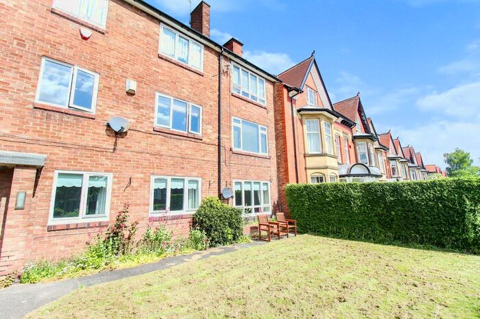 2 Bedroom Flat To Rent In The Drive, Gosforth, Newcastle Upon Tyne, NE3