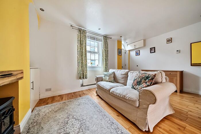 3 Bedroom Terraced House For Sale In Westgate Street, Taunton, TA1