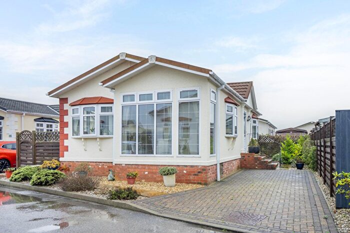 2 Bedroom Park Home For Sale In Pheasant Way, Acaster Malbis, York, YO23