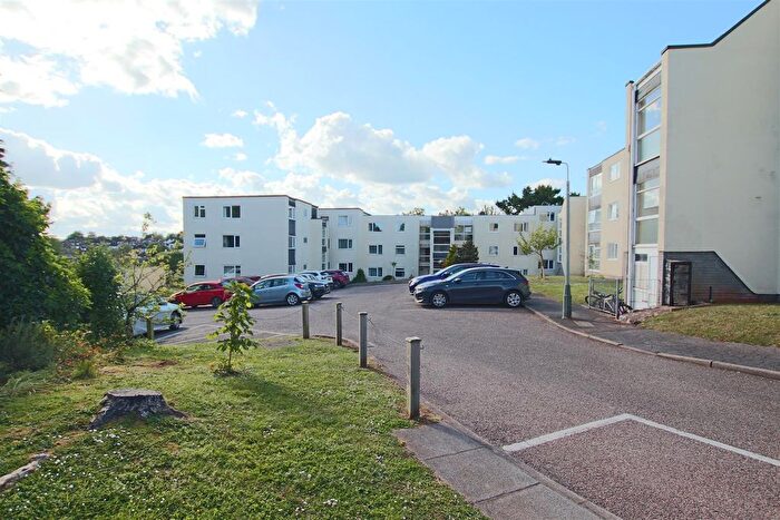 2 Bedroom Flat For Sale In Coates Road, Broadfields, Exeter, EX2