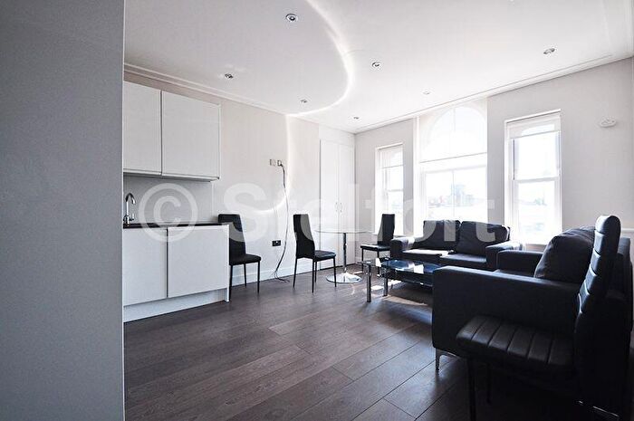 3 Bedroom Flat To Rent In Holloway Road, London, N7