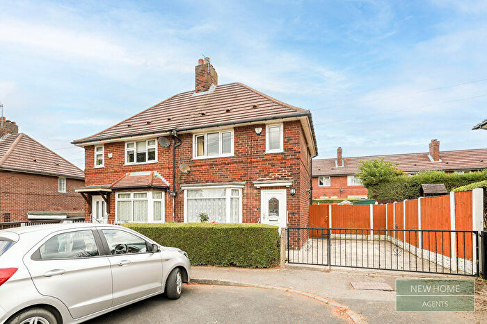 2 Bedroom Semi Detached House For Sale In Appleby Walk, Leeds, LS15