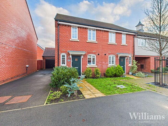 2 Bedroom End Terrace House For Sale In Calville Gardens, Aylesbury, HP18