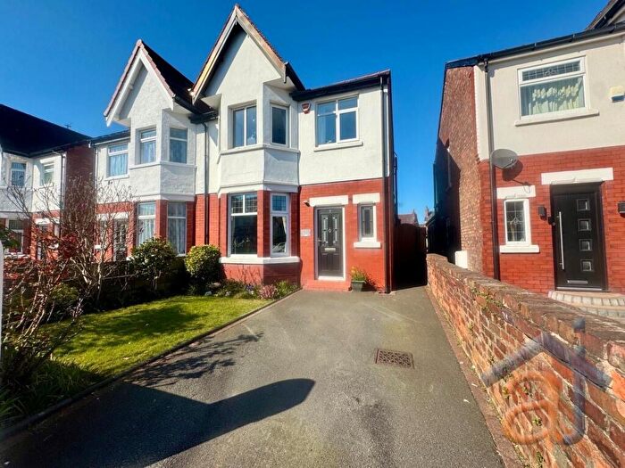 3 Bedroom Semi-Detached House For Sale In Carnarvon Road Southport, PR8
