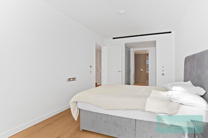 2 Bedroom Apartment To Rent In Prospect Way, London, SW11