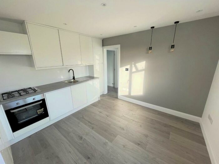 1 Bedroom Flat To Rent In Buckingham Road, Edgware, HA8