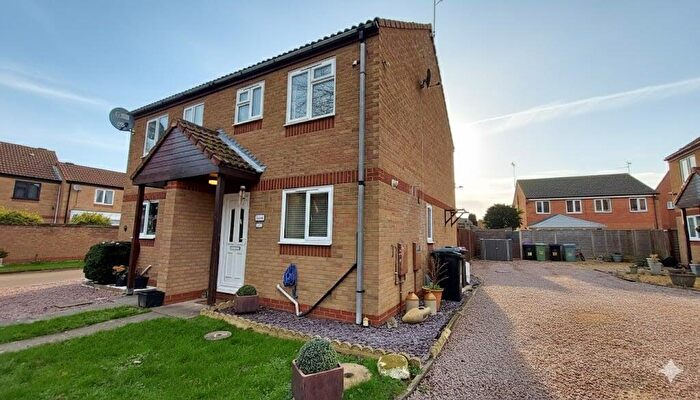 2 Bedroom Semi Detached House For Sale In Essex Way, Bourne, PE10