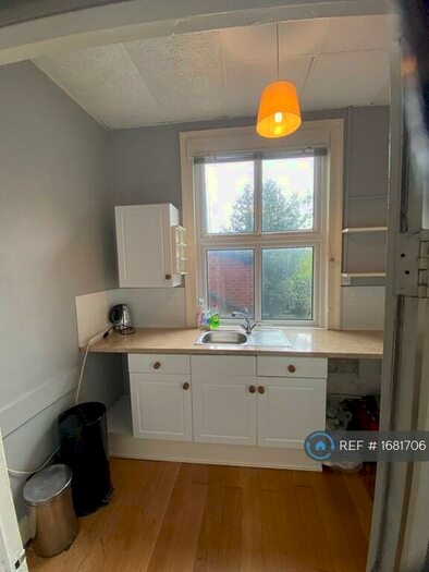 1 Bedroom Flat To Rent In Broad Street, Ross On Wye, HR9