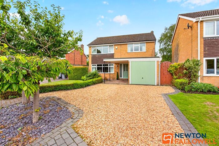 4 Bedroom Detached House For Sale In Park Road, Allington, NG32