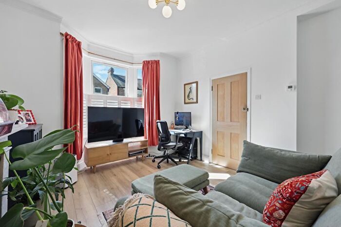 1 Bedroom Flat For Sale In Meadow Road, Loughton, IG10