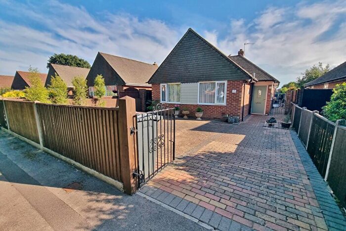 3 Bedroom Detached Bungalow For Sale In Woodstock Road, Bedhampton, PO9