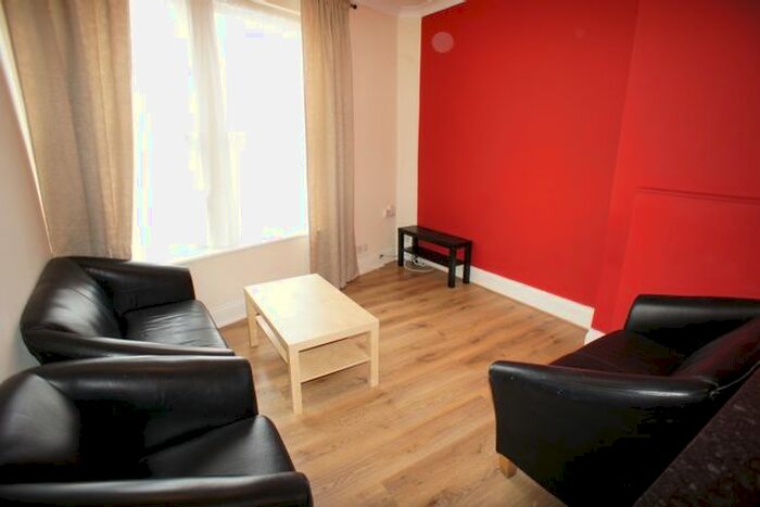 5 Bedroom Flat To Rent In Gloucester Road, Bishopston, Bristol, BS7