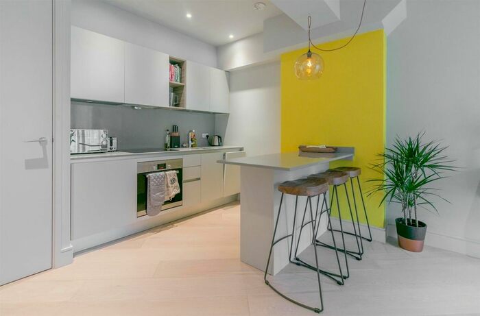 1 Bedroom Flat To Rent In Market Building, Brentford, TW8