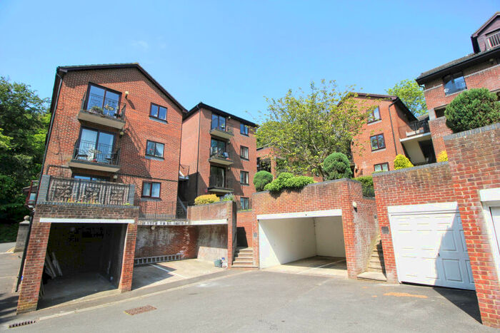 3 Bedroom Apartment To Rent In Mill Street, Redhill, RH1