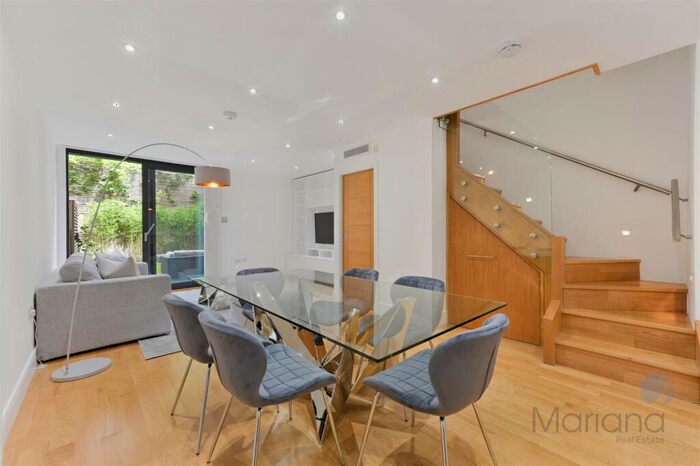 3 Bedroom House To Rent In Wiblin Mews, Kentish Town, London, NW5