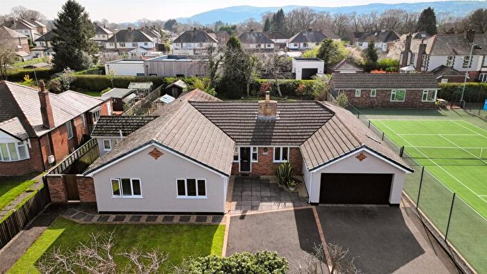 4 Bedroom Detached Bungalow For Sale In Park Lane, Penyffordd, Chester, CH4