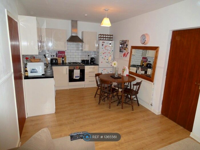 1 Bedroom Flat To Rent In Crown Street, Reading, RG1