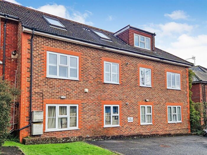 1 Bedroom Apartment For Sale In Hazelgrove Road, Haywards Heath, RH16
