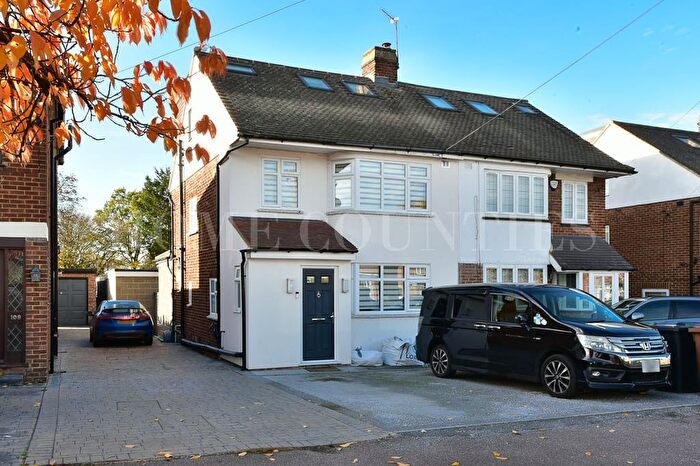 4 Bedroom Semi Detached House For Sale In Mimms Hall Road, Potters Bar, EN6