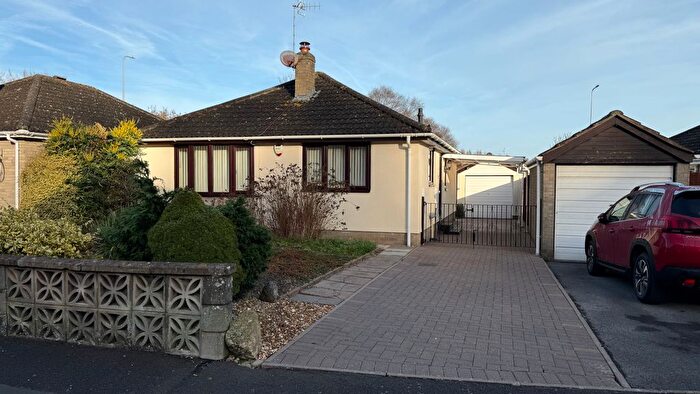 2 Bedroom Detached Bungalow To Rent In Beechmount Close, Weston-Super-Mare, BS24