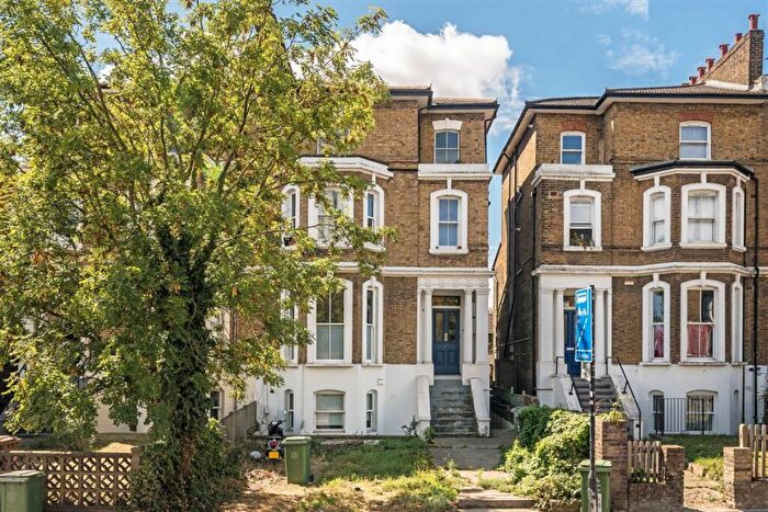1 Bedroom Flat For Sale In Lewisham Way, New Cross, SE14