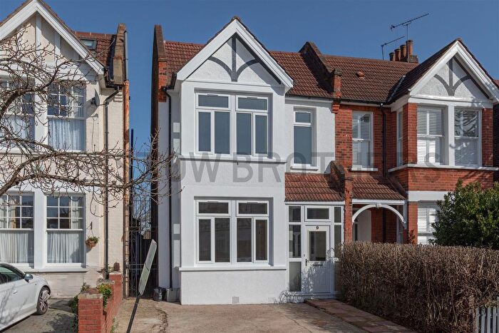 4 Bedroom Property To Rent In Leicester Road, Wanstead, E11