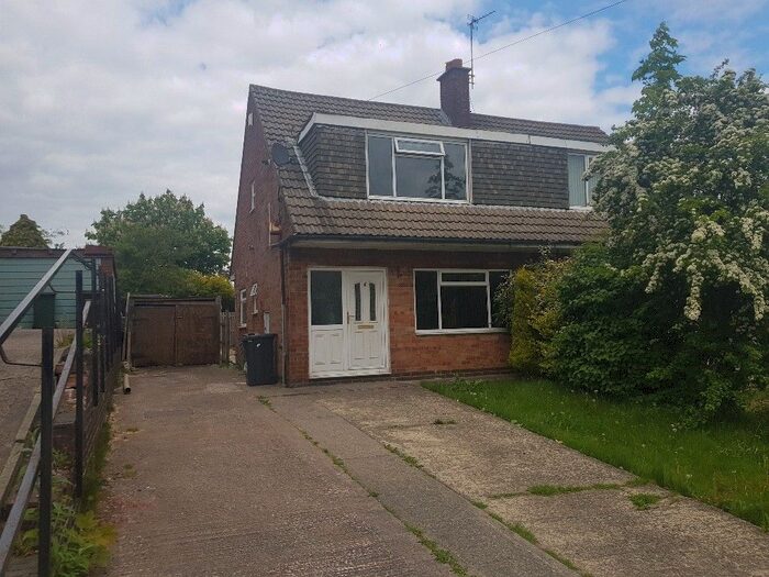 3 Bedroom Semi-Detached House To Rent In Leyside Drive, Bradford, West Yorkshire, BD15