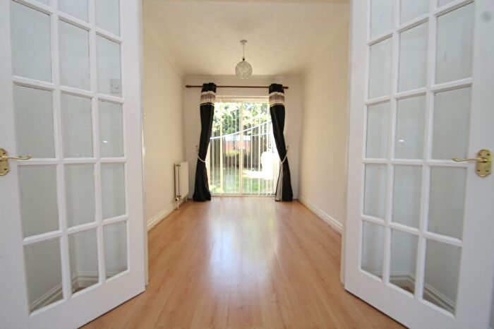 3 Bedroom Detached House To Rent In Woodside Avenue, Meanwood, Leeds, LS7