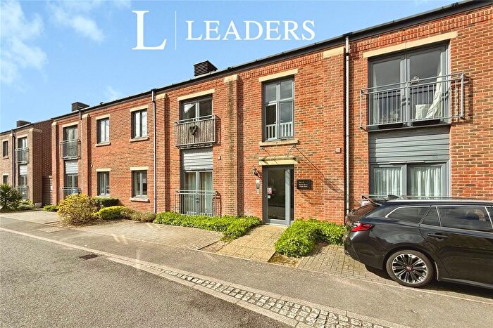 2 Bedroom Flat For Sale In Searle Drive, Gosport, PO12