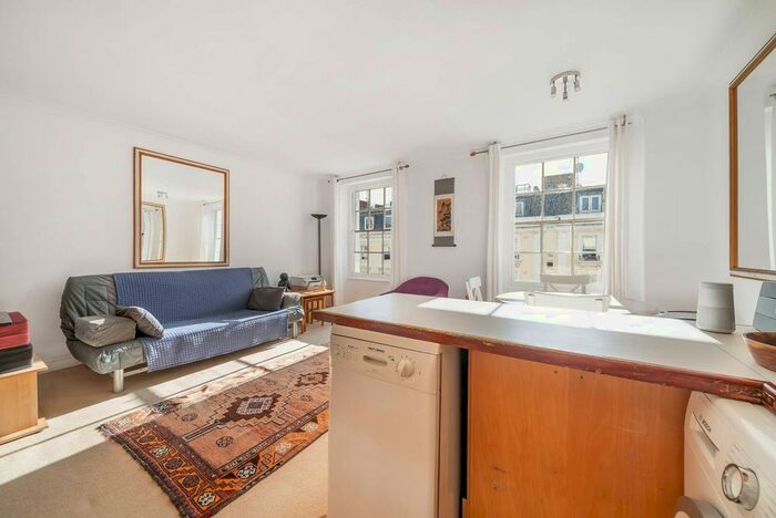 2 Bedroom Flat To Rent In Gloucester Street, Pimlico, London, SW1V