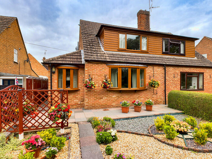 3 Bedroom Semi-Detached House For Sale In Coton Road, Walton-on-Trent, DE12