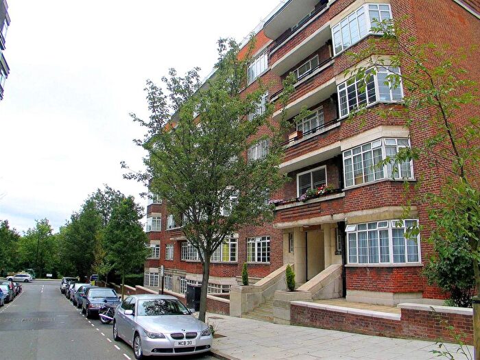2 Bedroom Flat For Sale In St. James Close Wells Rise St. John's Wood, NW8