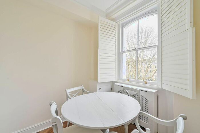 2 Bedroom Flat To Rent In Onslow Gardens, South Kensington, London, SW7