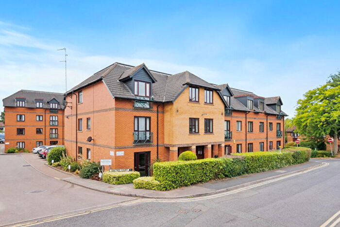 2 Bedroom Flat For Sale In Oak Tree Court, George Street Kettering, NN16
