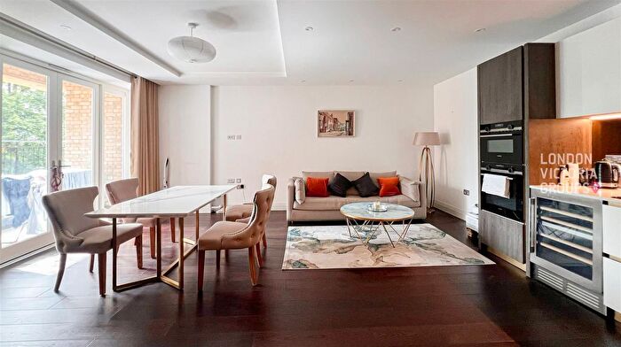 2 Bedroom Flat To Rent In Atkinson Close, London, SW20
