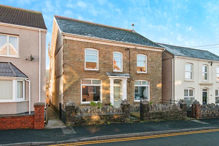 4 Bedroom Detached House For Sale In New Road, Ystradowen, Cwmllynfell, Carmarthenshire, SA9