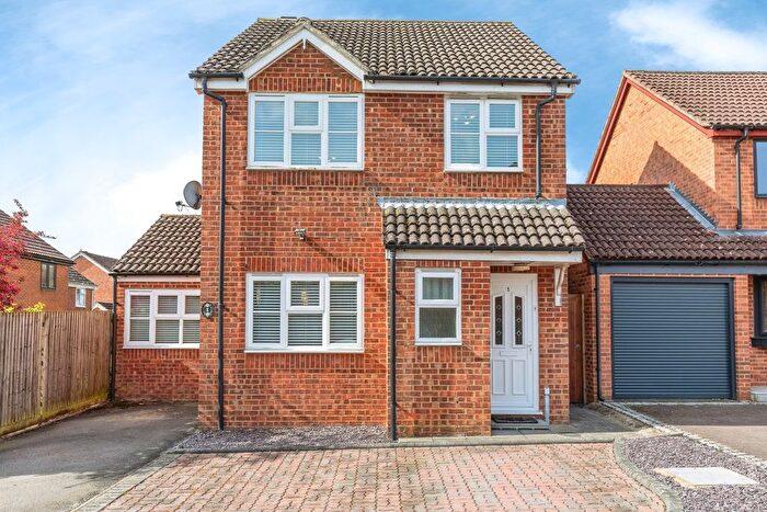3 Bedroom Detached House For Sale In Haywain Close, Weavering, Maidstone, Kent, ME14