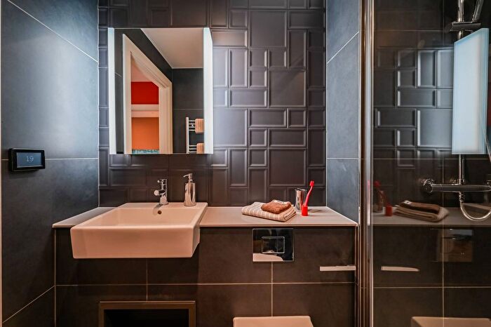 2 Bedroom Flat To Rent In Cherry Park Lane, Stratford, London, E20