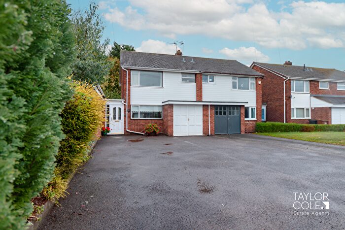 3 Bedroom Semi-Detached House For Sale In Reindeer Road, Fazeley, Tamworth, B78