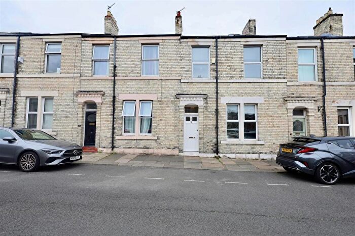 6 Bedroom Terraced House To Rent In Clayton Park Square, Newcastle Upon Tyne, NE2