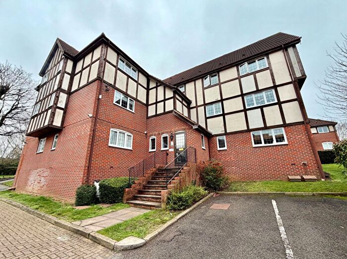2 Bedroom Flat For Sale In Priory Field Drive, Edgware, HA8