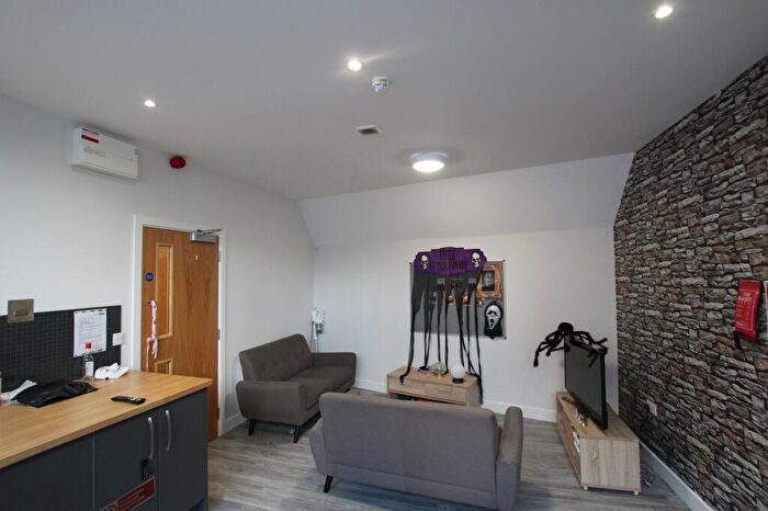 4 Bedroom Flat To Rent In Long Row, Nottingham, NG1