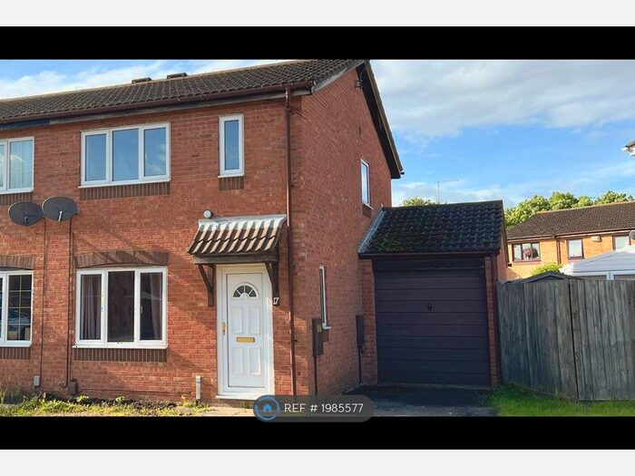 3 Bedroom Semi-Detached House To Rent In Windermere Drive, Wellingborough, NN8